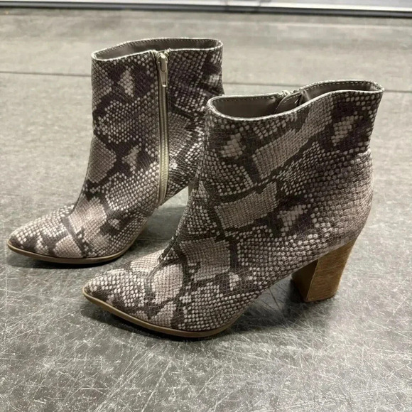 CARLOS by Carlos Santana Lydia Snakeskin Faux Leather Heeled Boots 8.5 - Picture 2 of 9